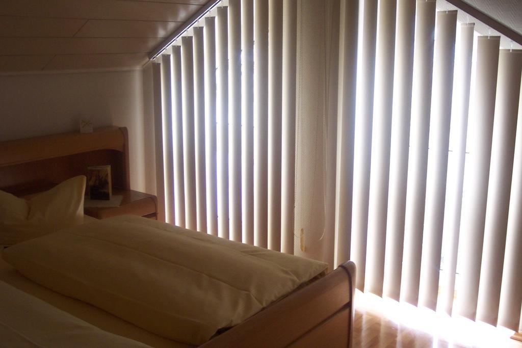 Hotel Garni Zur Bergstrasse Zwingenberg  Room photo